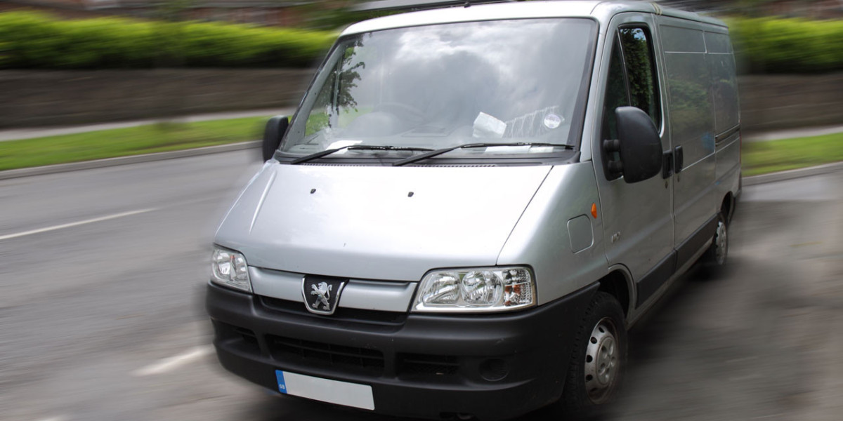 How to Book Affordable Minibus and Luxury Van Ride for Large Groups