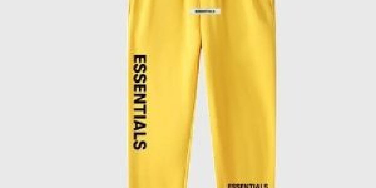 Essentials Sweatpants Outfits for Women That Hit Right