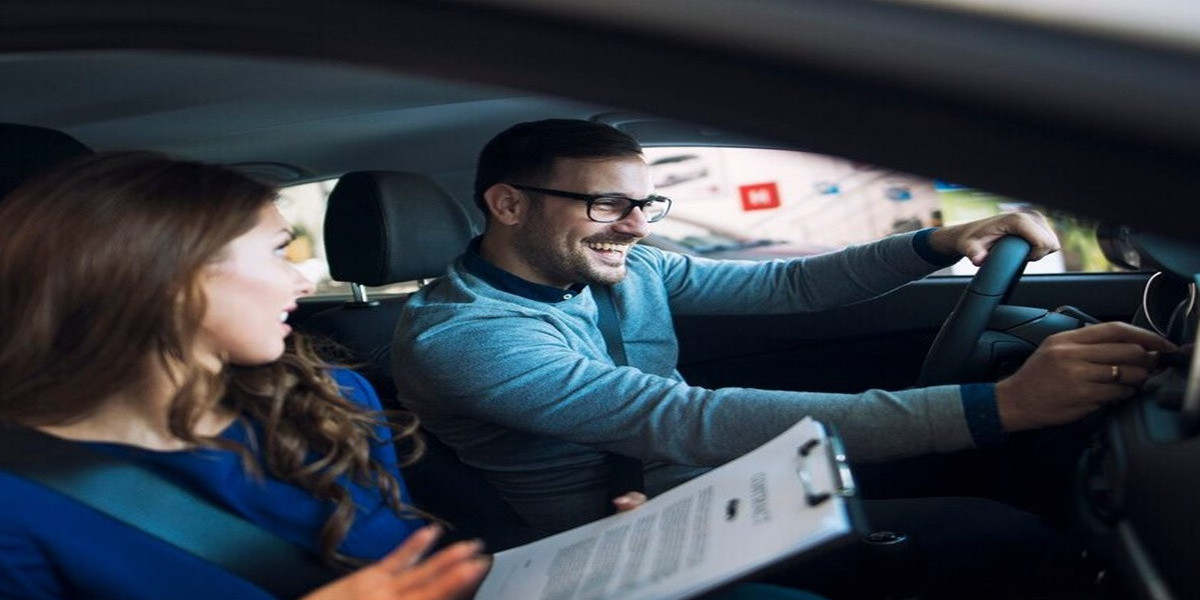 Manual vs. Automatic: Which Is Better for Driving School Students in London ON?