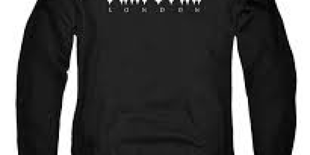 Trapstar Hoodie – Bold, Warm & Daily Street Style