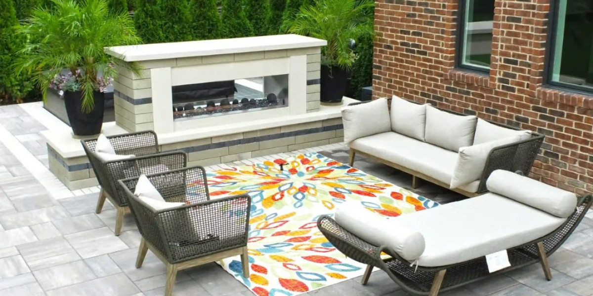 Top Outdoor Fireplace Builders in Michigan: Who to Hire for Your Backyard Upgrade