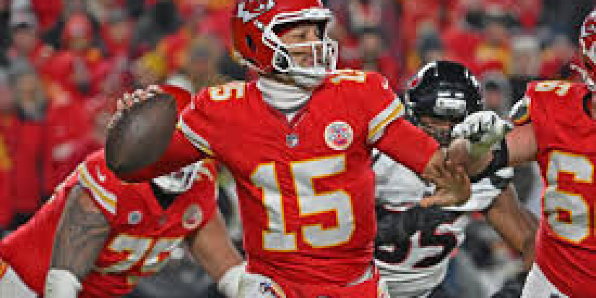 Mahomes and Kelce split playoff touchdown background